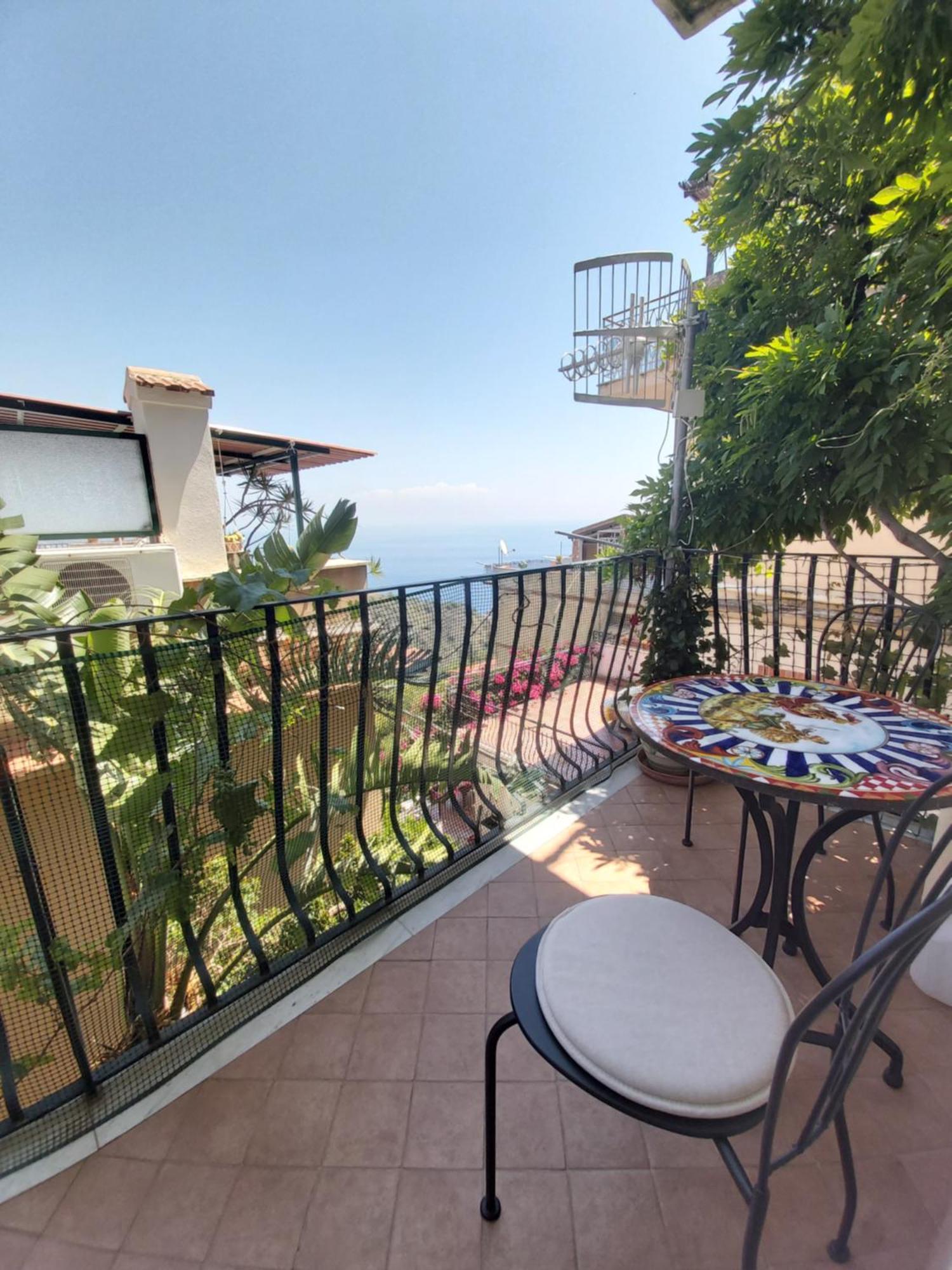 Bed and Breakfast La Guardiola Di Angela E Nino Taormina Habitación foto