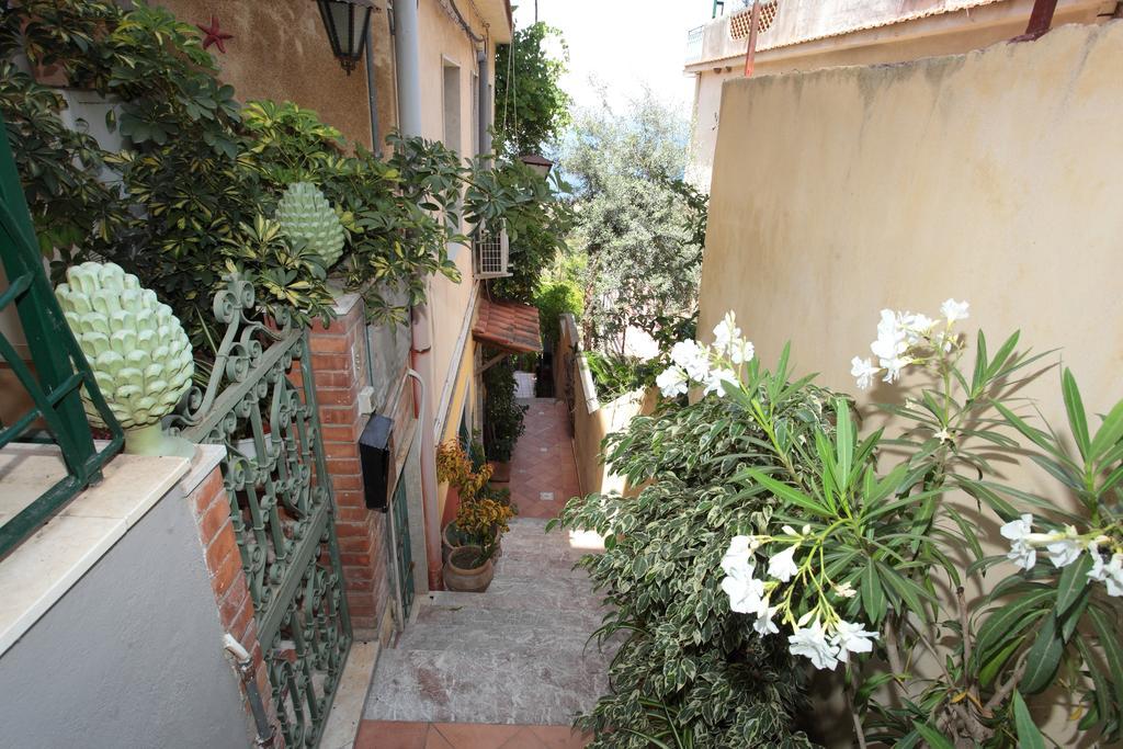 Bed and Breakfast La Guardiola Di Angela E Nino Taormina Exterior foto
